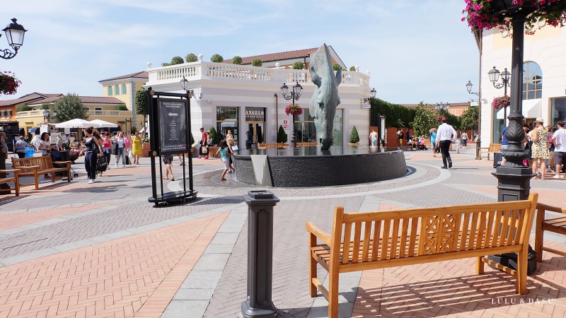 義大利 米蘭｜Serravalle Designer Outlet 。火車與接駁交通方式