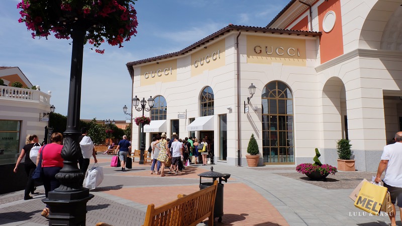 義大利 米蘭｜Serravalle Designer Outlet 。火車與接駁交通方式