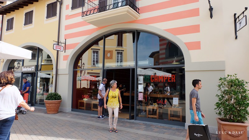 義大利 米蘭｜Serravalle Designer Outlet 。火車與接駁交通方式