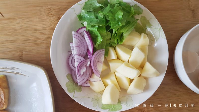 【早餐食譜】法式吐司｜簡易版法式吐司。好喜歡沾滿蛋汁的吐司