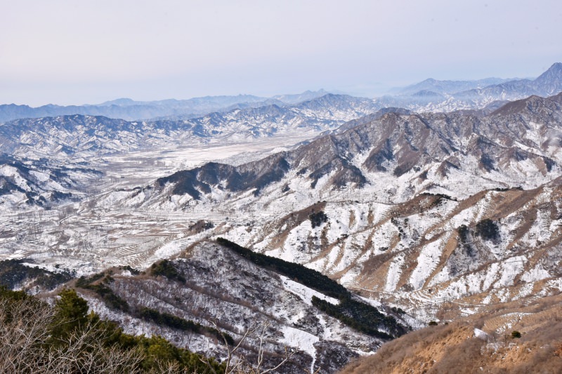 北京｜慕田峪長城包車半日遊與走逛攻略・遇見夢幻雪白的長城