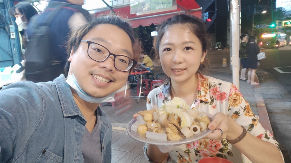 大直·深夜食堂｜高雄黑輪大王：深夜裡關東煮熱呼呼冒煙的街頭小吃·關東煮湯免費喝到飽