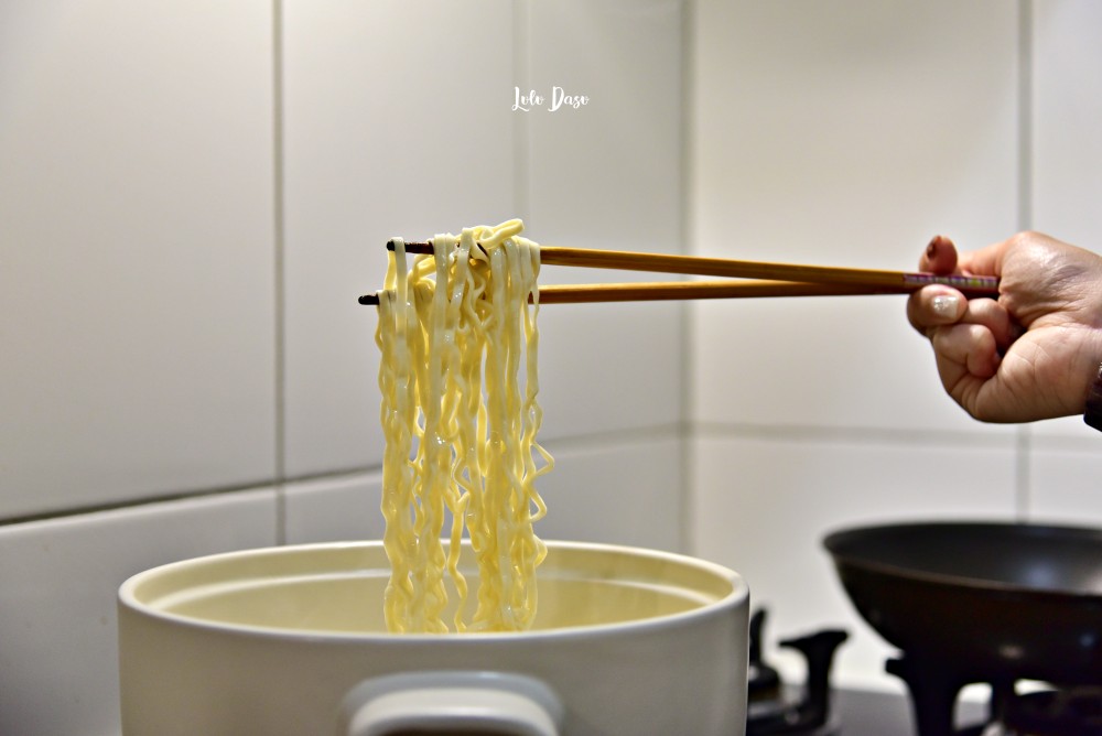 拌麵食譜｜古早味家常拌麵：一筷子 香辣麻醬＆家鄉油蔥超推薦·狂熱愛他們的辣油呀！