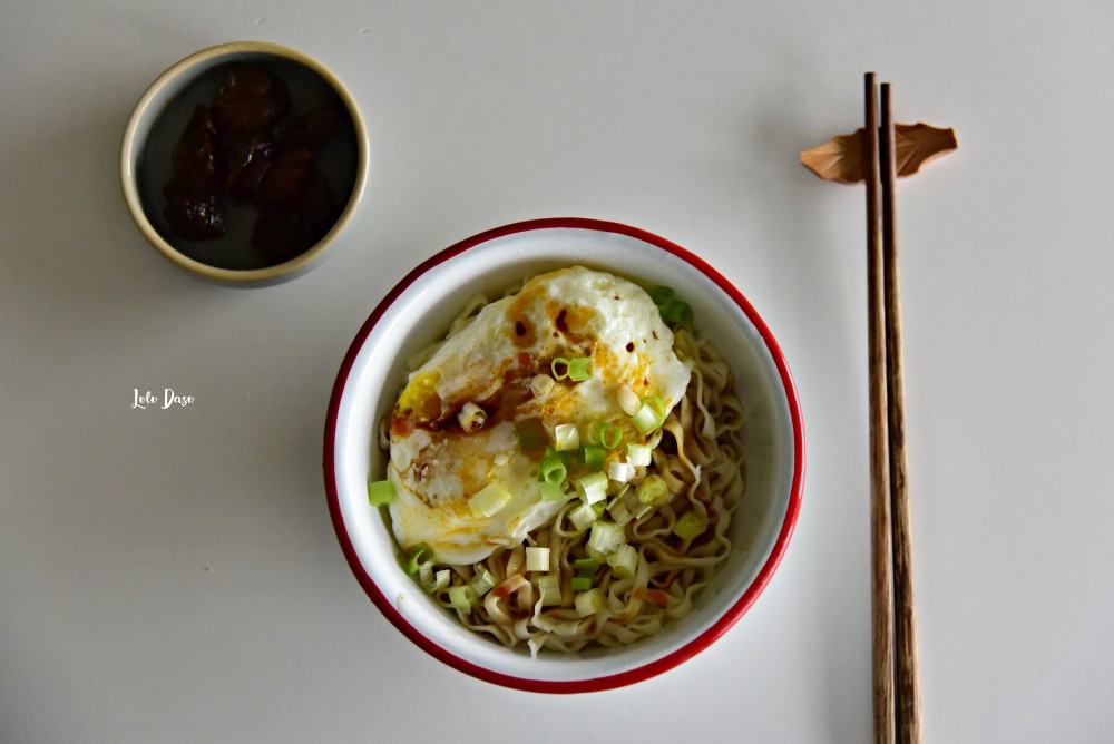 拌麵食譜｜古早味家常拌麵：一筷子 香辣麻醬＆家鄉油蔥超推薦·狂熱愛他們的辣油呀！