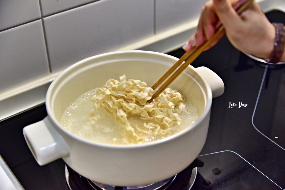 拌麵食譜｜古早味家常拌麵：一筷子 香辣麻醬＆家鄉油蔥超推薦·狂熱愛他們的辣油呀！