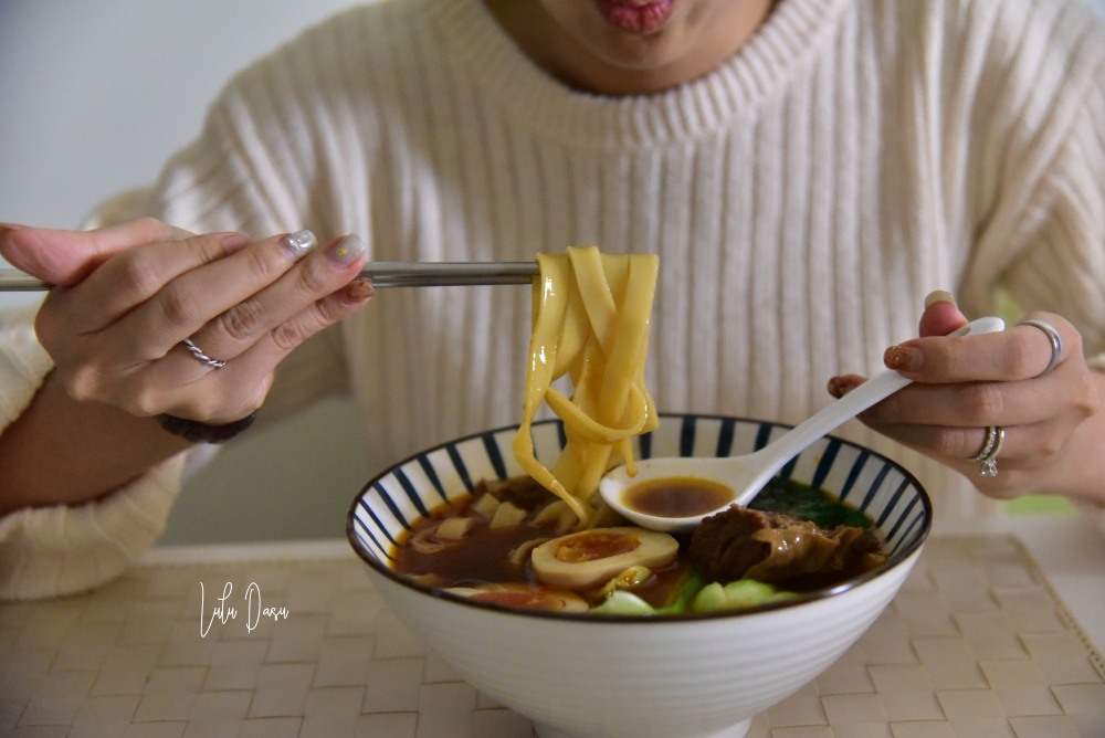 牛肉麵宅配到家｜日光好食美味即食包紅燒麵系列：川味紅燒牛肉麵、紅燒豬肉麵