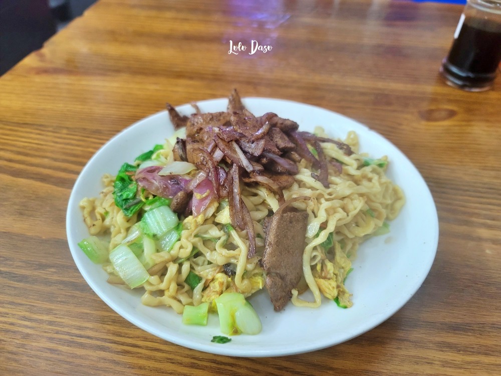 杭州濱江區美食｜大餅油條：手工炒麵無敵美味・蔥燒餅梅乾肉燒餅前軟厚脆 讓人一吃停不下來呀！