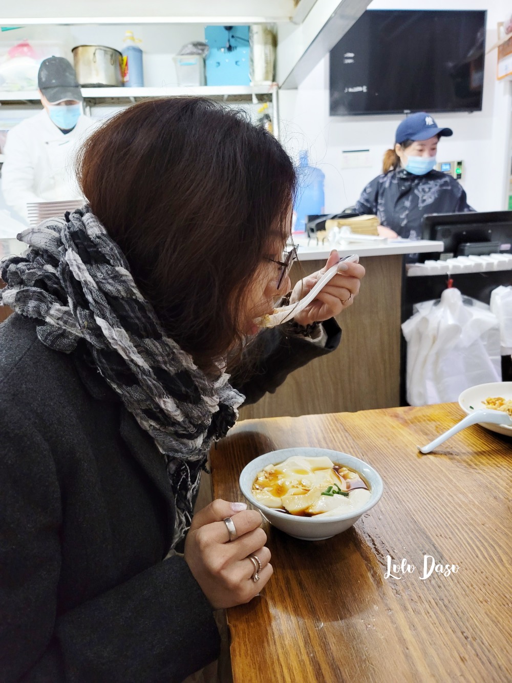 杭州濱江區美食｜大餅油條：手工炒麵無敵美味・蔥燒餅梅乾肉燒餅前軟厚脆 讓人一吃停不下來呀！