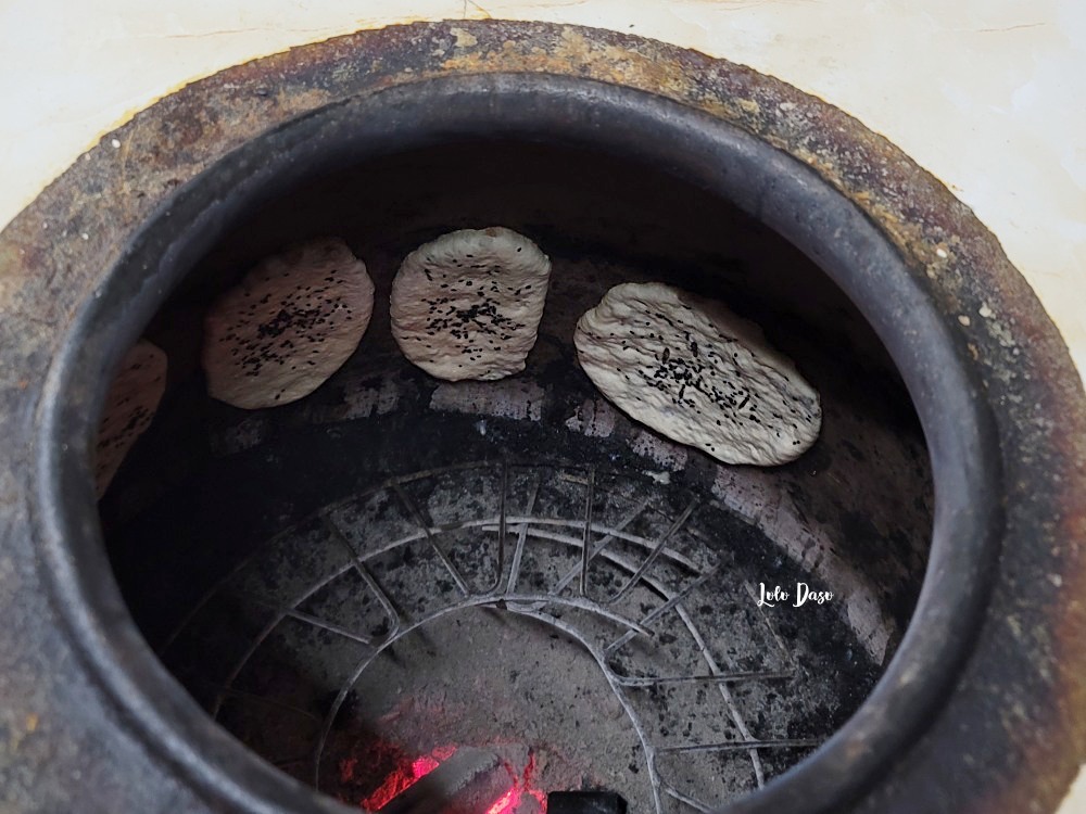 杭州濱江區美食｜大餅油條：手工炒麵無敵美味・蔥燒餅梅乾肉燒餅前軟厚脆 讓人一吃停不下來呀！