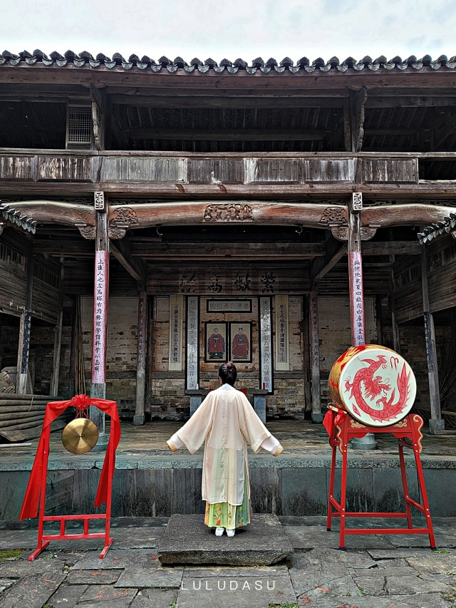 景德鎮三日遊｜體驗劇本殺：滄溪風華錄。包場整個千年古鎮的實境遊戲與大地藝術節