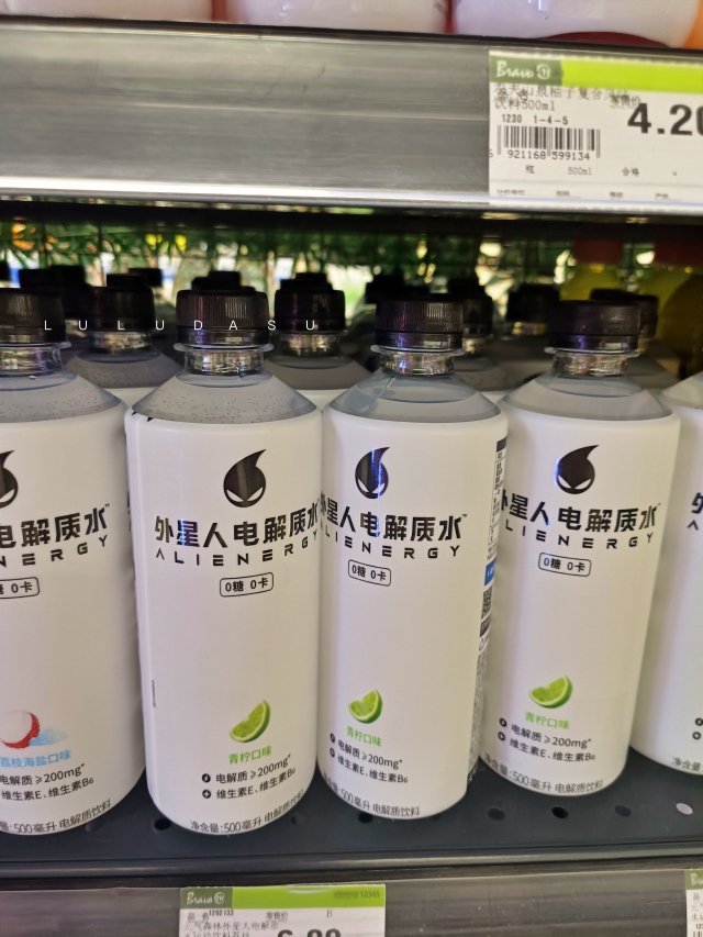 杭州自由行｜杭州超市必買推薦：飲料、零食類｜杭州伴手禮＆大陸超市好買好物推薦