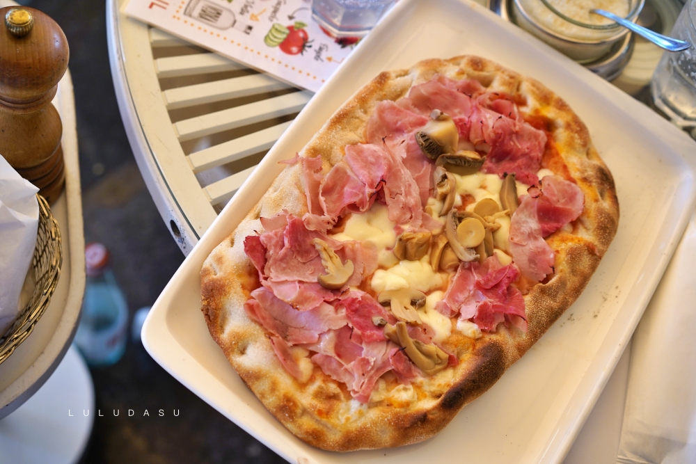 義大利米蘭週邊夢幻小鎮｜科莫湖畔Varenna瓦倫納Bar il molo湖景餐廳美食推薦