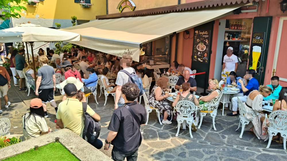 義大利米蘭週邊夢幻小鎮｜科莫湖畔Varenna瓦倫納Bar il molo湖景餐廳美食推薦
