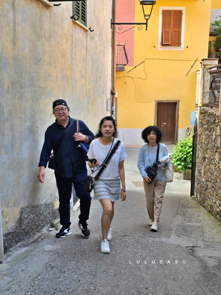 義大利五漁村自駕停車資訊與注意事項｜我們與五漁村的早晨散步紀錄、五漁村餐廳早餐推薦