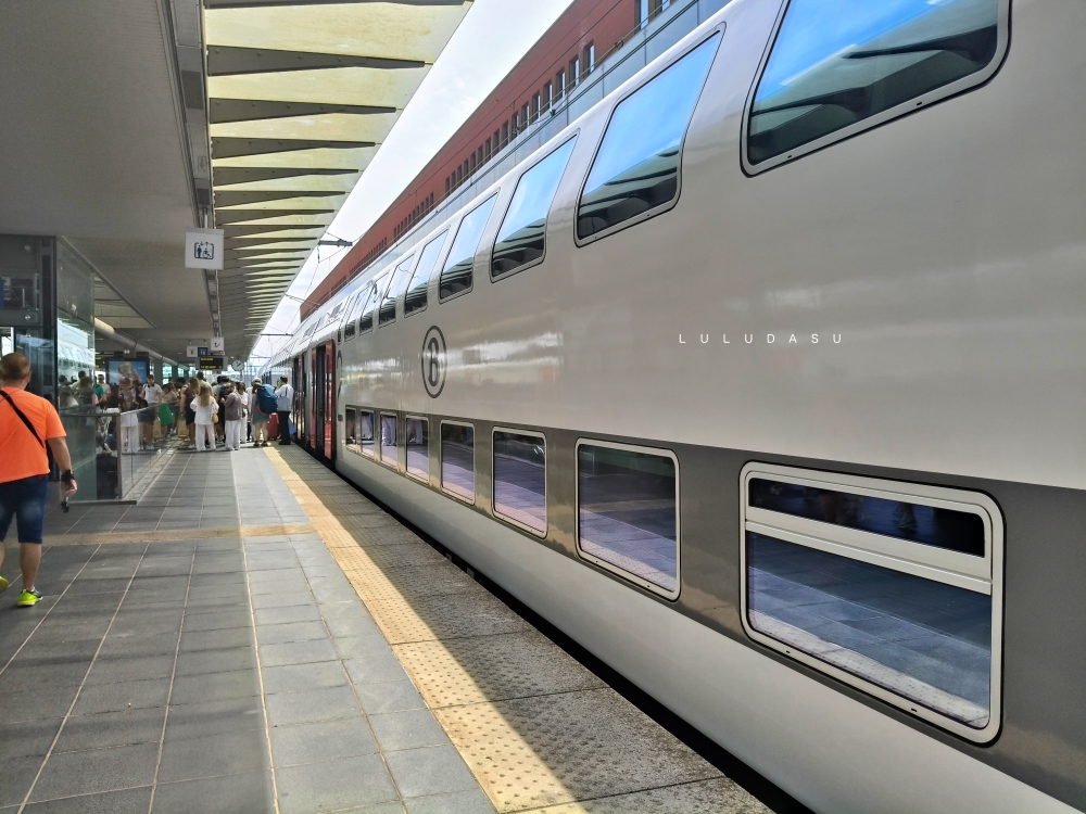 用歐洲火車通行證 Eurail Global Pass從荷蘭到比利時｜帶爹娘去旅行海牙-布魯日：荷比法火車之旅