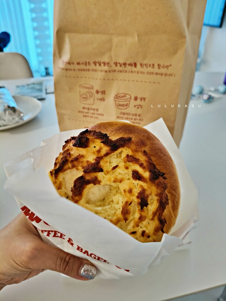 釜山廣安里美食|All Sunday Gwangan熱門貝果店:早晨的海邊瀰漫麵包與咖啡香 釜山廣安里美食|All Sunday Gwangan熱門貝果店:早晨的海邊瀰漫麵包與咖啡香